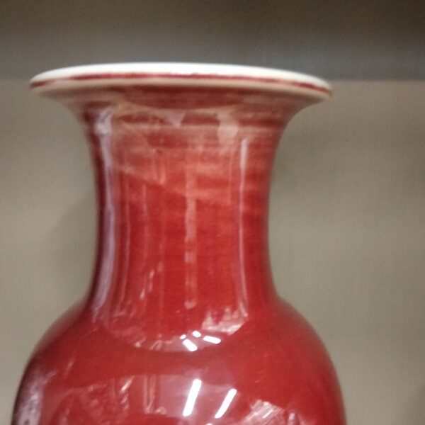 Vaso in porcellana "Sangue di Bue" con la base in legno - immagine 2