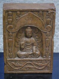 Raffinata scultura raffigurante buddha in marmo