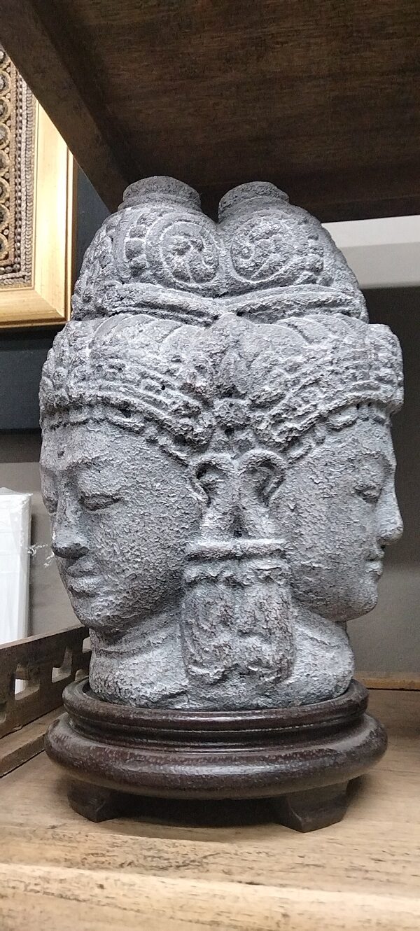 Raffinata scultura raffigurante Trimurti Brahma in pietra - immagine 4