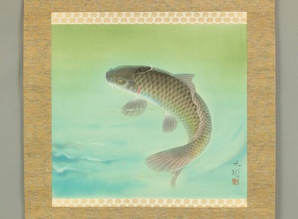 Carpa che nuota nelle acque limpide di un ruscello, kakejiku, 1940-50 - immagine 3