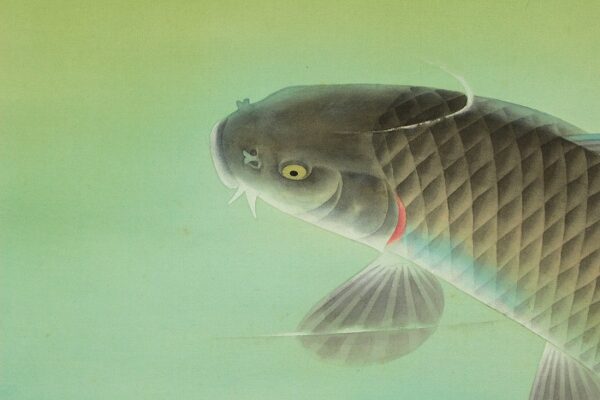 Carpa che nuota nelle acque limpide di un ruscello, kakejiku, 1940-50 - immagine 4