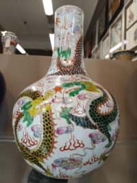 Vaso Cina porcellana  Jingdezhen con decori raffiguranti draghi, epoca primi' 900