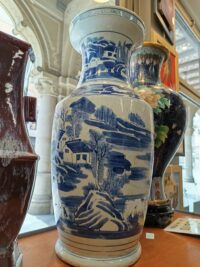 Vaso Cina porcellana bianco-blu con raffinati decori, epoca fine '800 - primi' 900