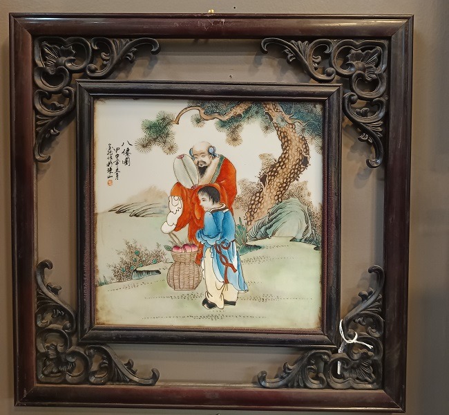 QU-41 Pannello decorativo in porcellana policroma dipinta a mano, epoca prima metà '900 - immagine 1