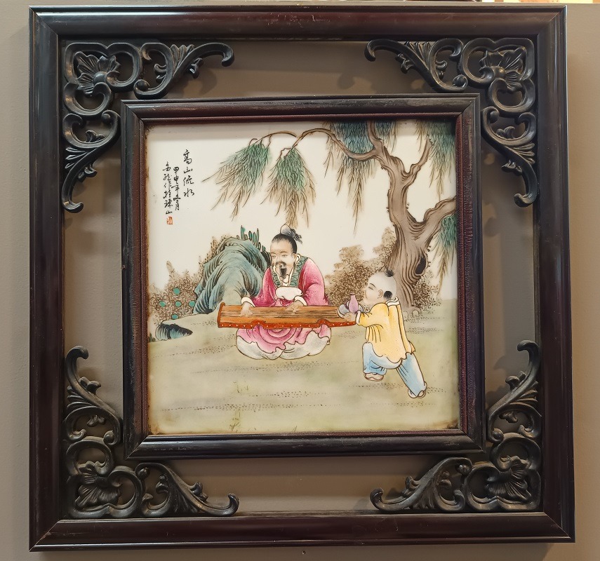 QU-43 Pannello decorativo in porcellana policroma dipinta a mano, epoca prima metà '900 - immagine 1