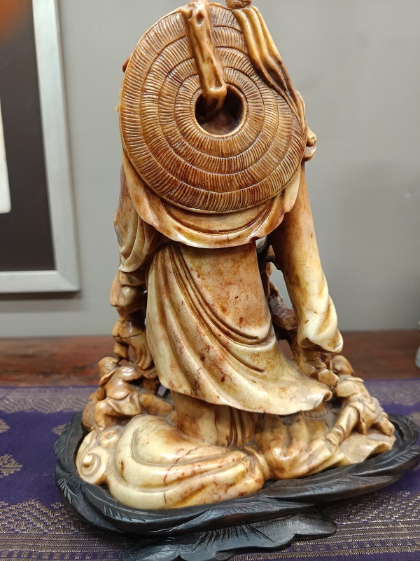 PI-03a Scultura in pietra saponaria Buddha Budai con bambini, primi'900 - immagine 2