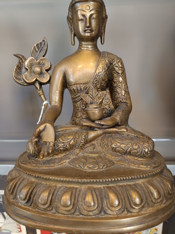 BR-10c Buddha tibetano della Medicina in bronzo inciso – metà XX secolo - immagine 4