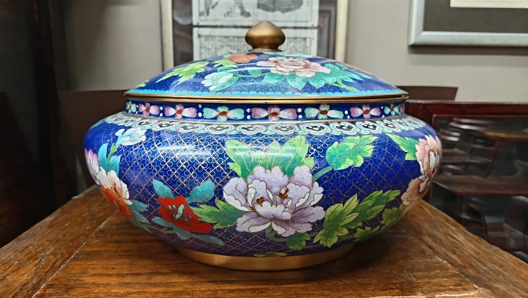 CL-16a Grande Centro Tavola Cachepot con Coperchio in Smalto Cloisonné – Cina, Epoca Metà '900 - immagine 3